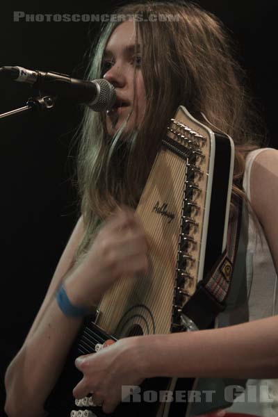 FIRST AID KIT - 2010-04-07 - PARIS - La Fleche d'Or - 